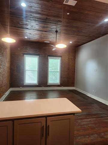 Foto del edificio - 203 N Dallas St