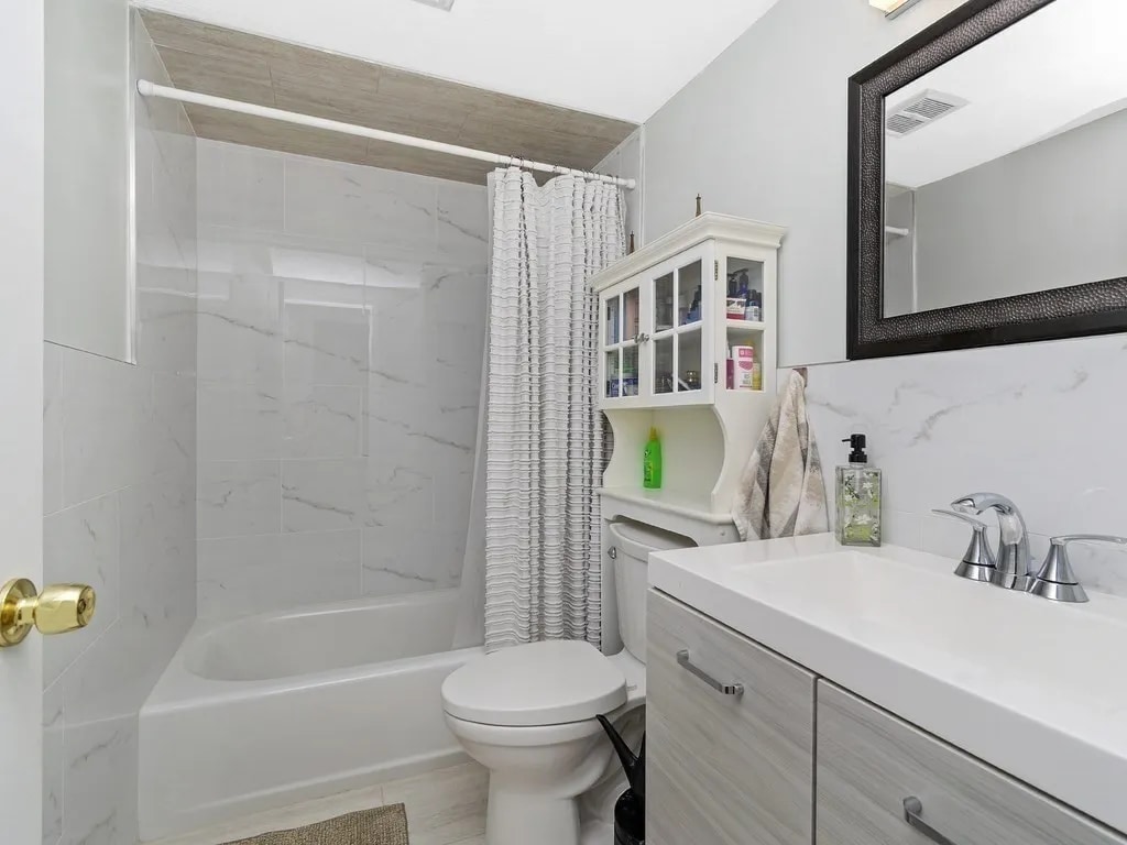 Building Photo - 95 Nahant St