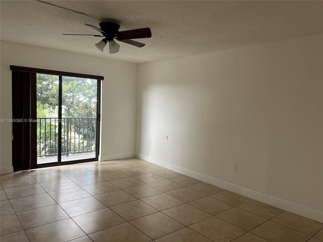 Foto del edificio - 6950 W 6th Ave