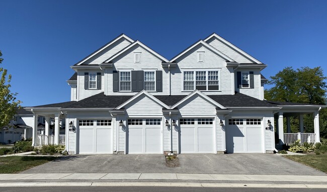 Building Photo - 724 Derby Ln