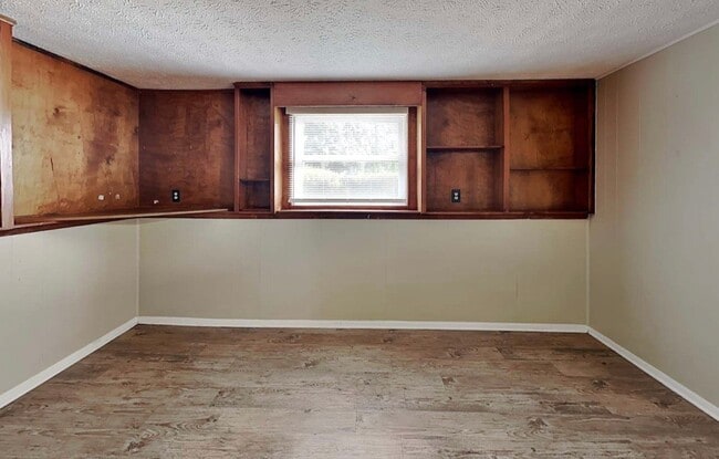 Building Photo - 390 Hembree Forest Cir