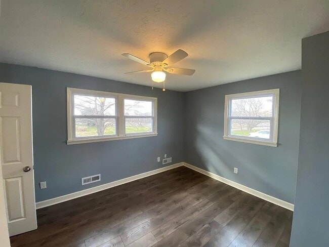 Building Photo - 9990 Alvaton Rd