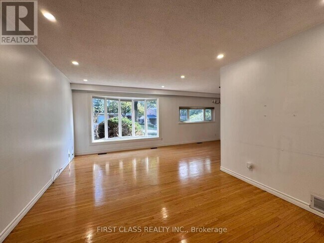 Building Photo - 16 Trailside Dr