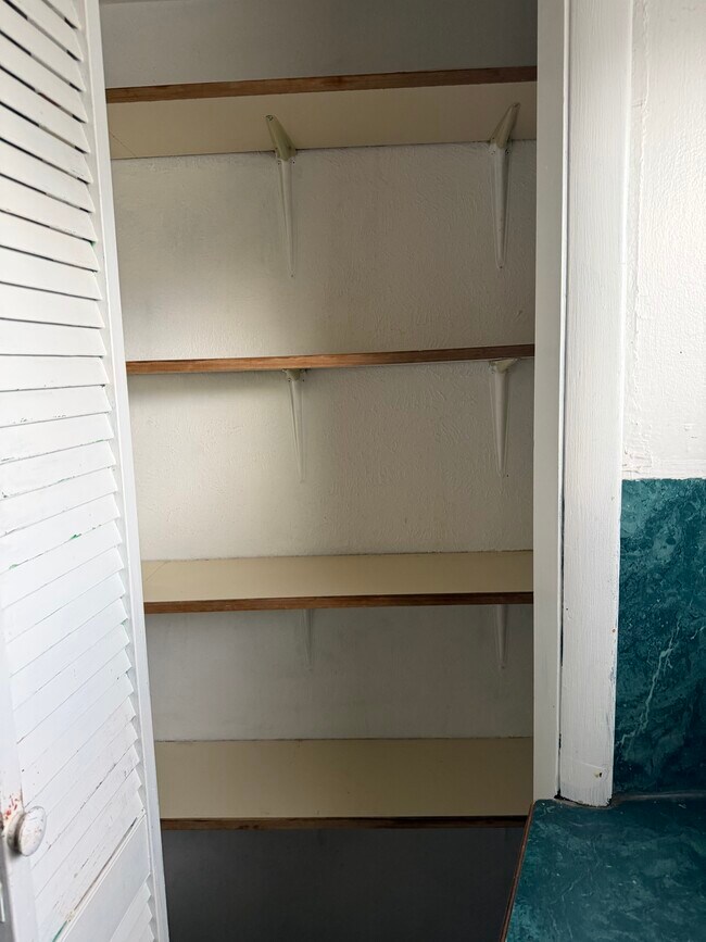 Foto del edificio - 1120 W Gold St