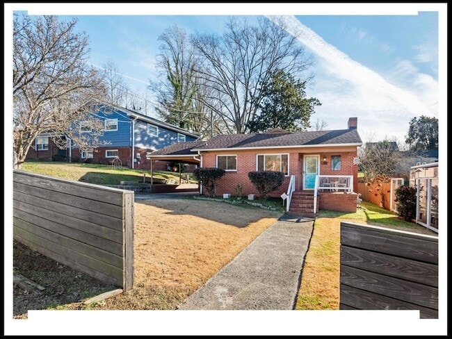 Building Photo - 112 E Lawson St