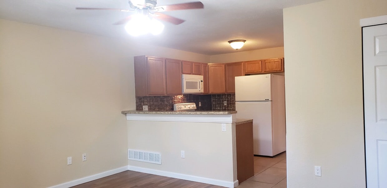 9680 W Chatfield Ave Unit F, Littleton, CO 80128 Condo for Rent in