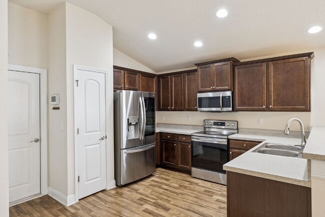 Building Photo - 458 Macon Dr