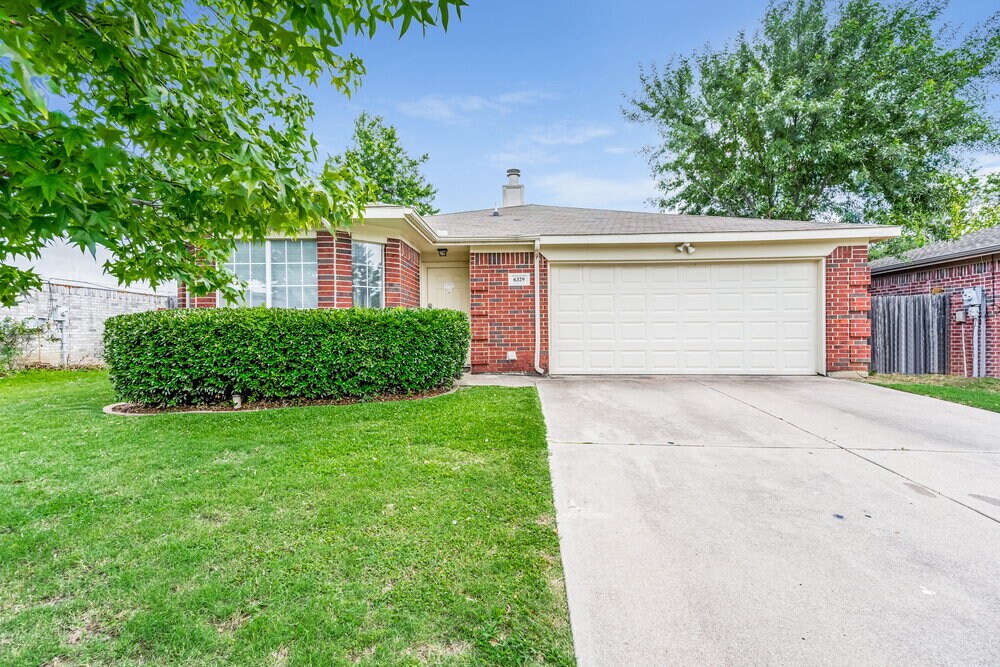Foto principal - 6329 Glen Knoll Dr