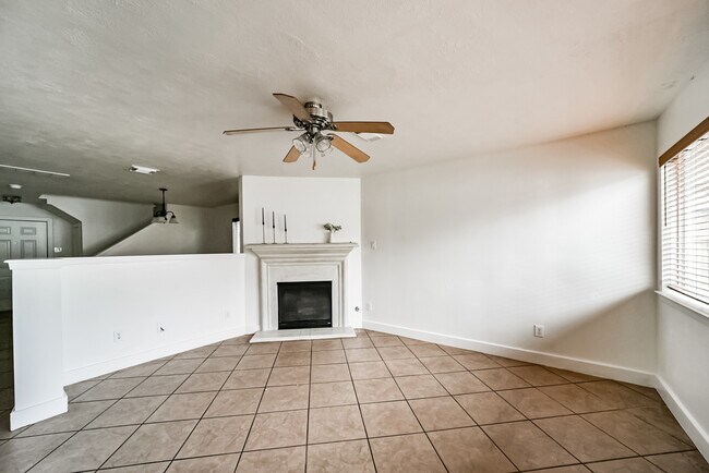Building Photo - 1538 Kew Garden Dr