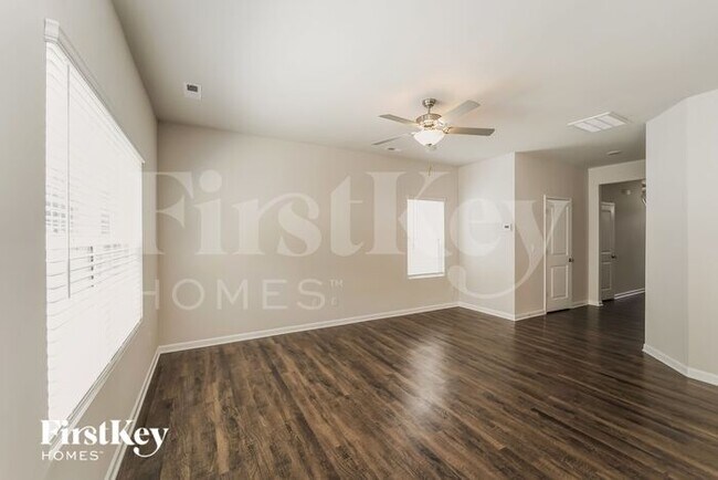 Building Photo - 6319 Mosley Glen Dr