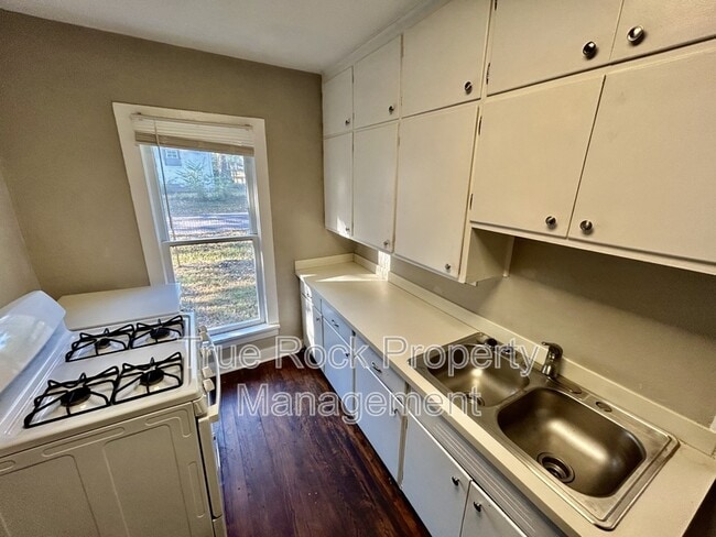 Foto del edificio - 303 N Maple St