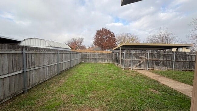 Photo - Cozy 2 Bed 1 Bath Duplex Property! Townhome