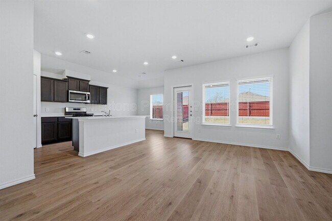 Foto del edificio - 2428 Montgomery St