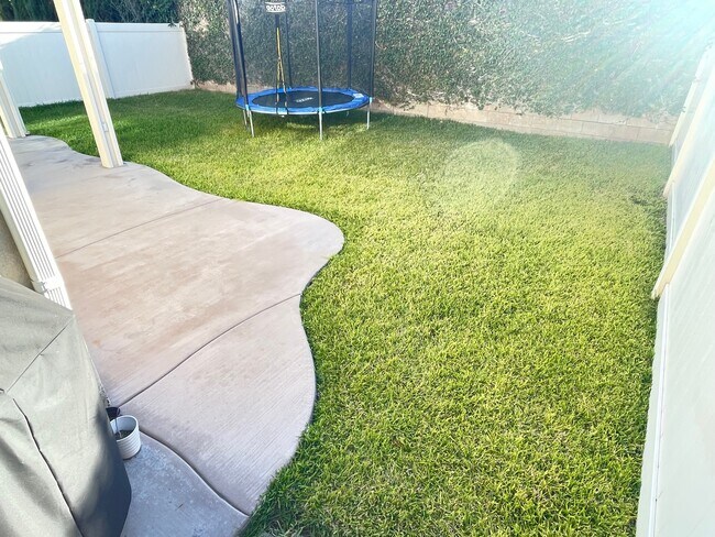 Foto del edificio - 46167 Timbermine Ln