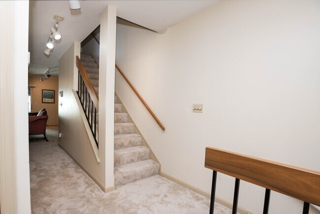 Foto del edificio - 804 Fairways Dr