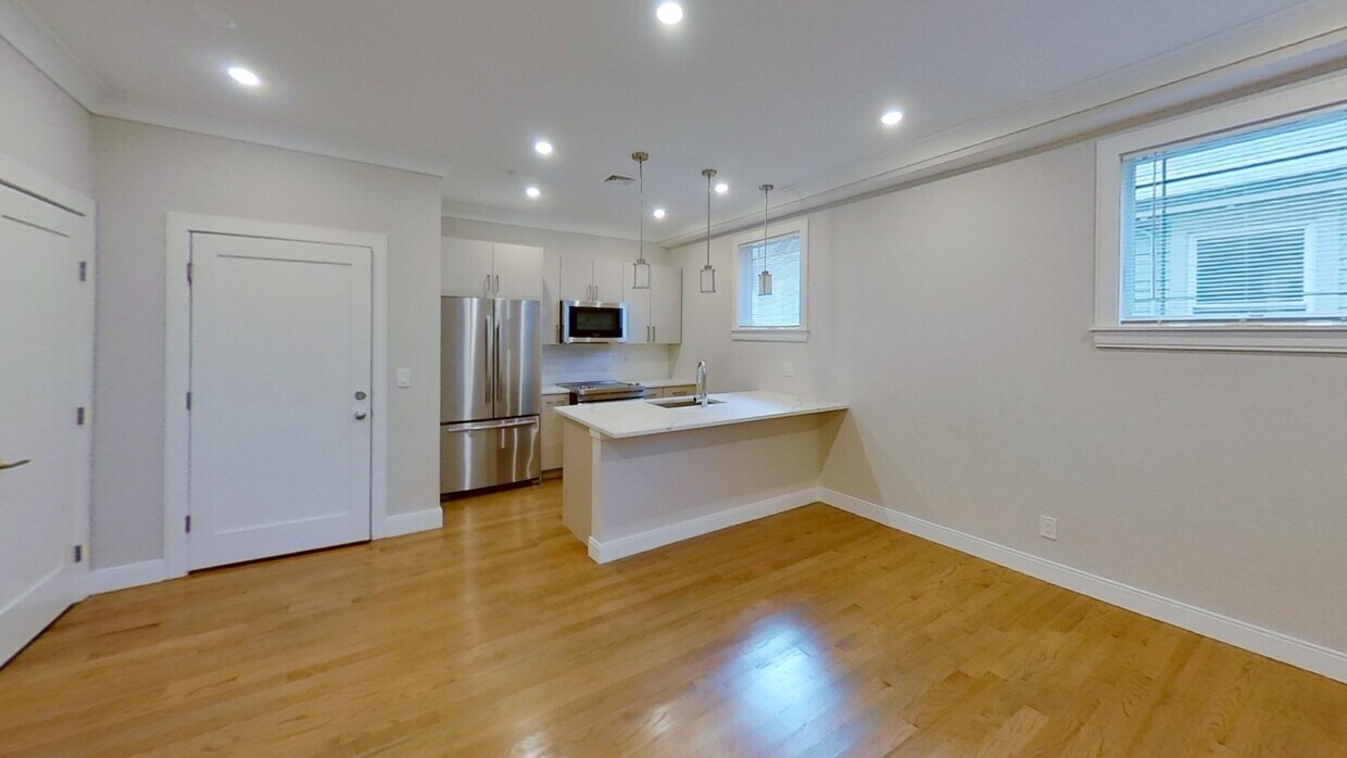 Primary Photo - 10 Mansfield St