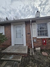 Building Photo - 528 S Glendale St