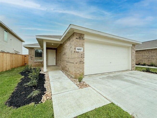 Building Photo - 1480 Las Cuevas Dr