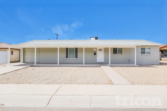 Building Photo - 5802 W Coolidge St