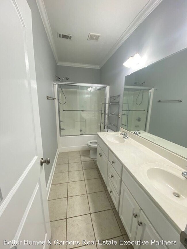 Building Photo - 3 br, 2.5 bath House - 301 Buxton Ln - BHGEP
