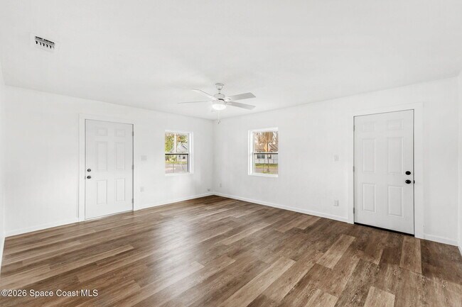 Building Photo - 405 Dummitt Ave