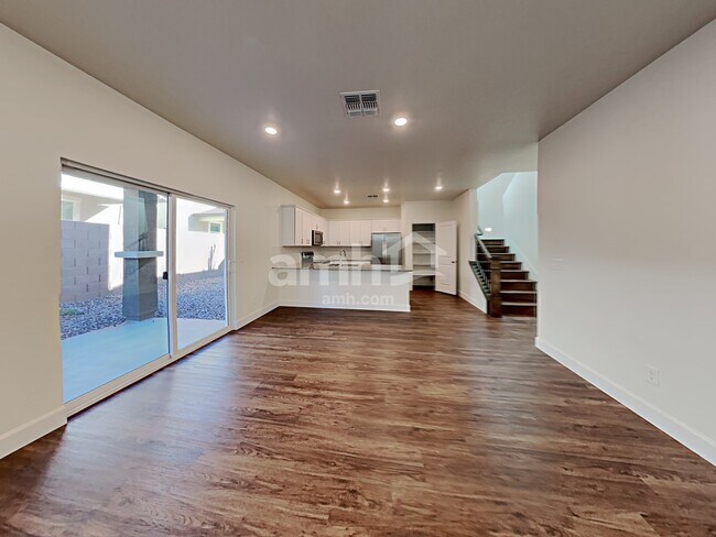 Foto del edificio - 638 W Harbor Dr