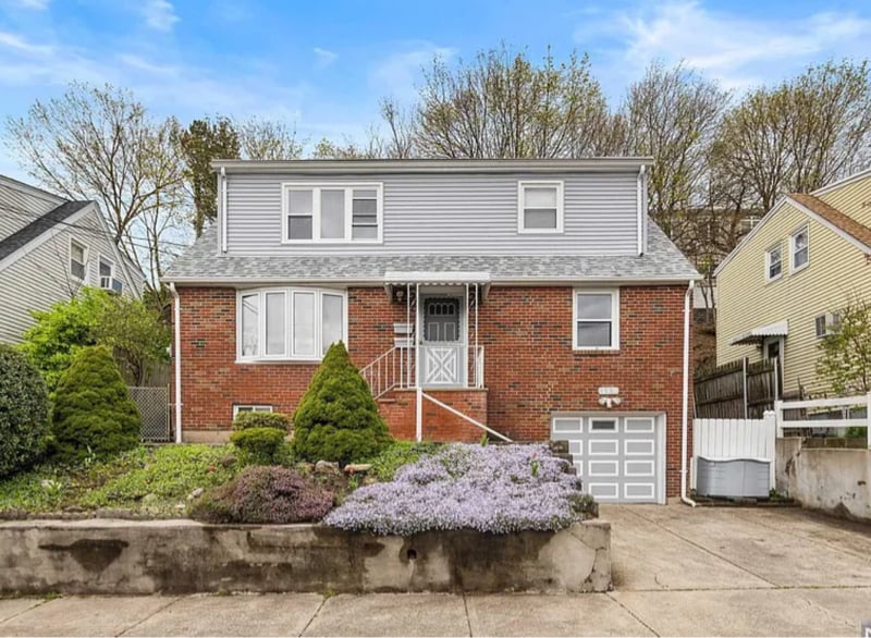 Foto principal - 359 Farnham Ave