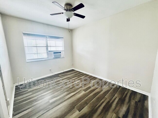 Foto del edificio - 321 24th St N