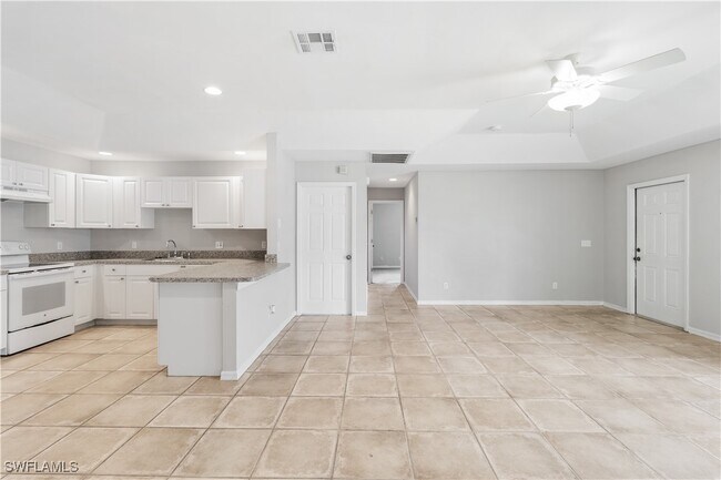 Building Photo - 4022 SW 7th Pl