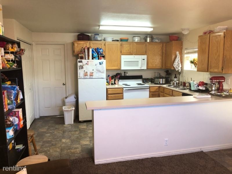 Foto principal - 1 br, 1 bath Apartment - 1480 W Center St.