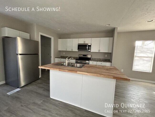 Foto del edificio - 5715 Heather View Ln