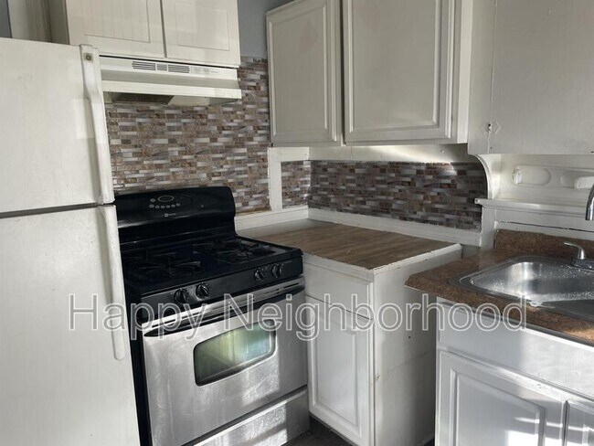 Foto del edificio - 216 E Main St