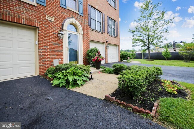Foto del edificio - 5302 Rosemallow Cir