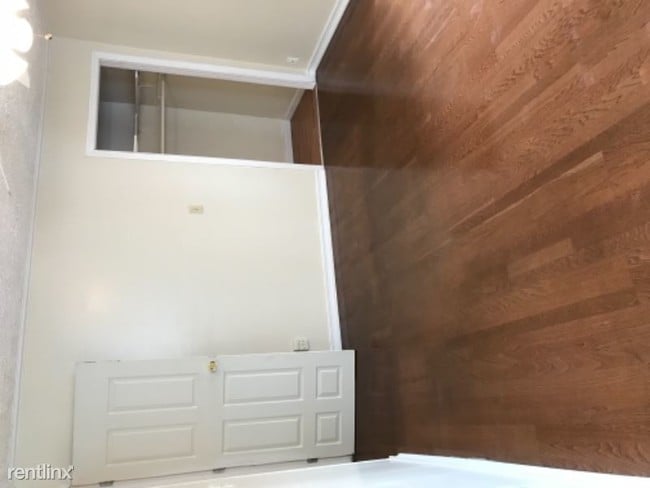 Building Photo - 3 br, 1 bath Apartment - 676 Grand Street