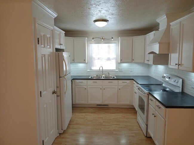 Cocina/Despensa - 844 Barnette Tingen Rd