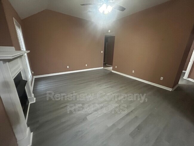 Building Photo - 100 Long Meadow Dr