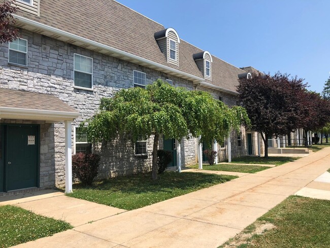 Building Photo - Granite Ridge Apartments