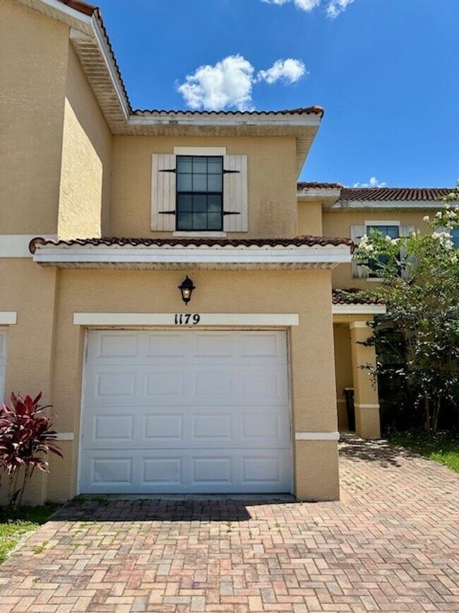 Building Photo - 3/2.5 in Tuscany Preserve! GATED community...