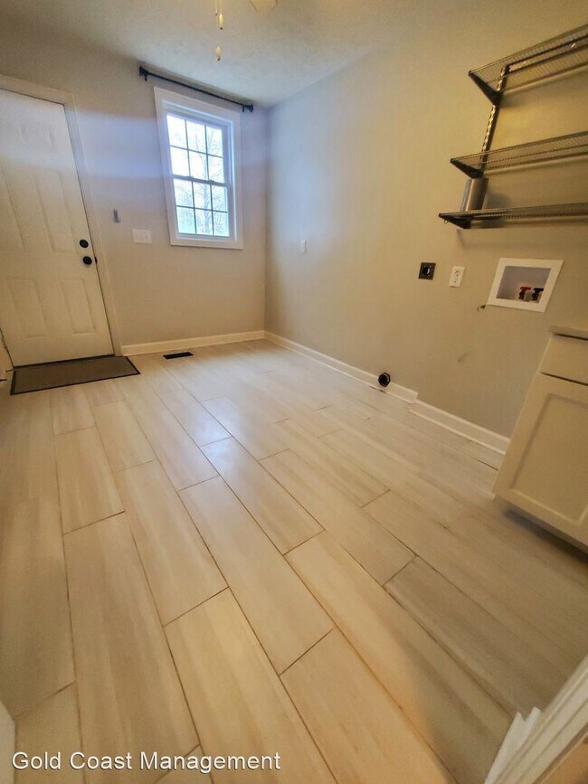 Foto del edificio - 4 br, 3 bath House - 1723 Turnbull Rd