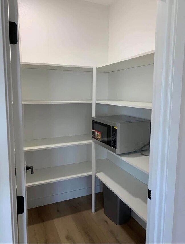 Building Photo - 6549 WA-262