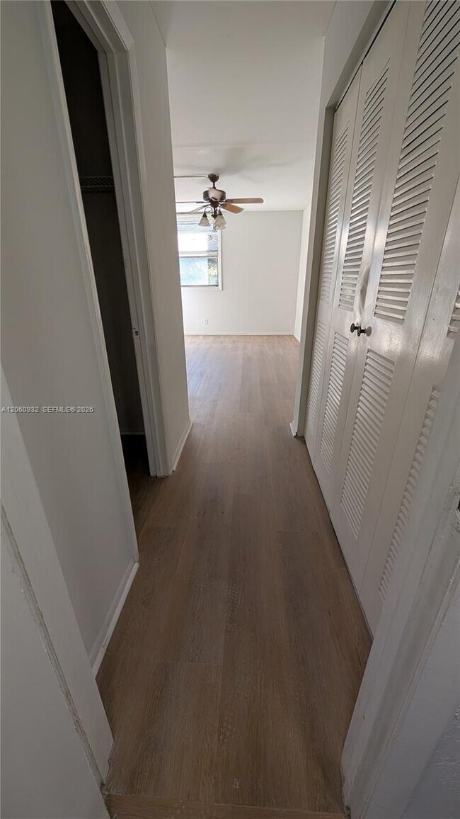Foto del edificio - 2701 Riverside Dr