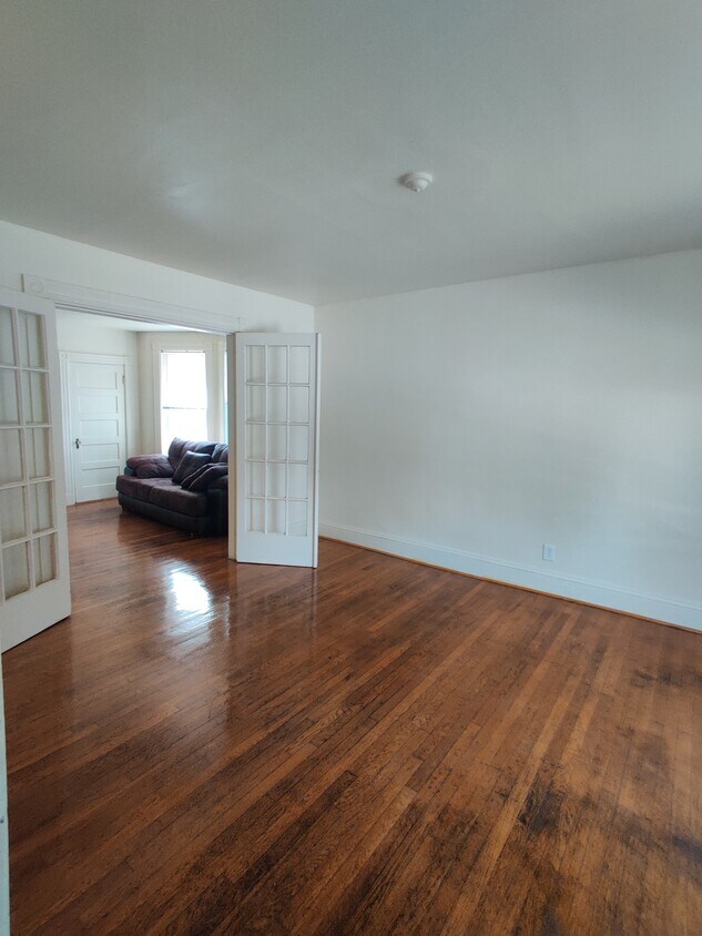 Primary Photo - 543 Mt Auburn St