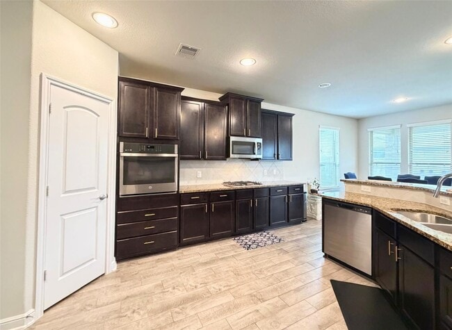 Building Photo - 244 Upland Dr