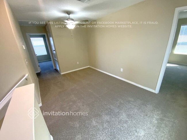 Building Photo - 5010 White Chicory Dr