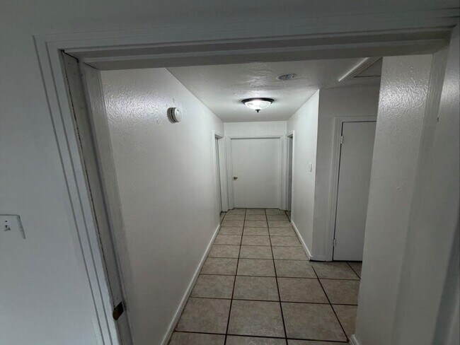 Foto del edificio - 6452 Tanner St