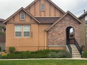 Building Photo - 5621 Blue Moon Dr