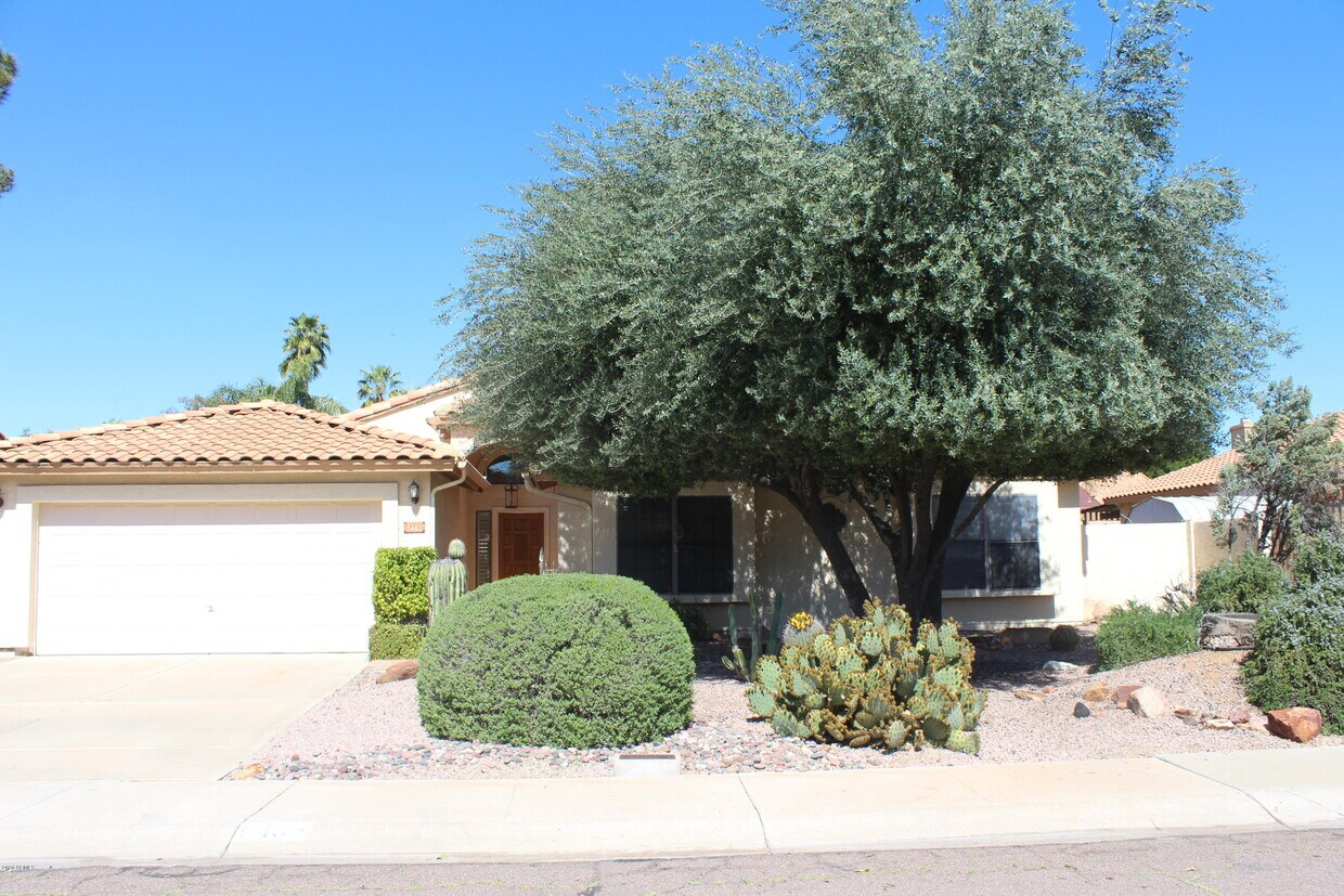 Foto principal - 5462 E Grandview Rd