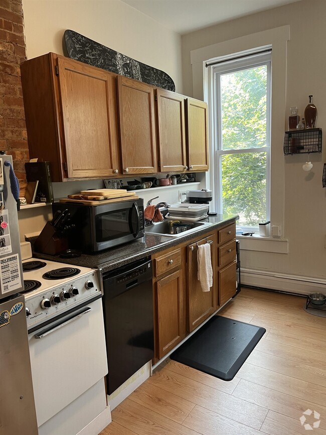 Building Photo - 235 3rd St