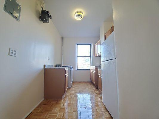 Building Photo - 1 bedroom in BRONX NY 10463