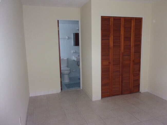Foto del edificio - 3044 Barrett Ave
